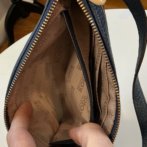 Michael Kors Navy Blue Pebbled Leather Wristlet Pouch EUC MSRP $128 - Picture 13 of 16